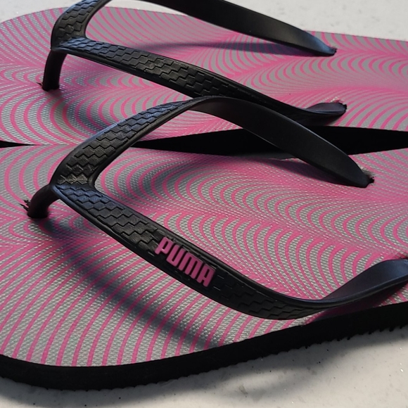 Puma Flip Flops Size 7-8 - Picture 2 of 3
